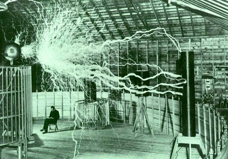 a photo of a tesla coil producing large sparking lines