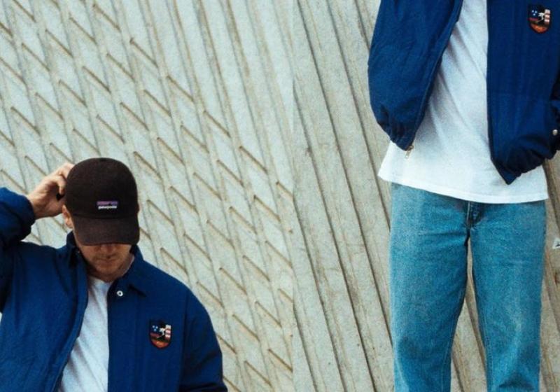 on the left we see the top half of parks coming from the bottom of the frame, on the right the bottom half coming from the top on the frame.